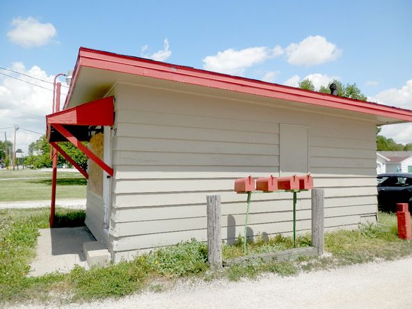 2051 Grand Ave, Galesburg, IL 61401